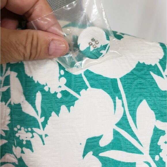 NWOT Gorgeous Chadwicks Seafoam Green Coat with Flower Pattern. Size 4 - Picture 4 of 7